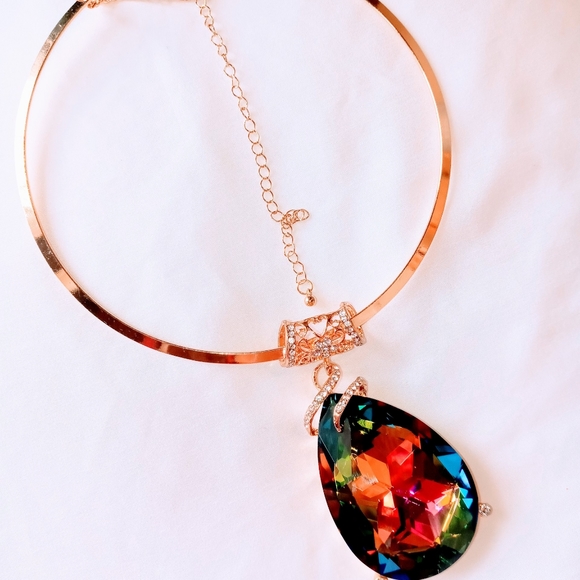 Rhinestones Collar Necklace - Picture 3 of 3